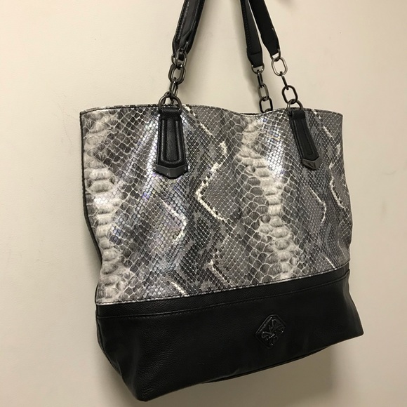 Sharp Iridescent Alligator Print Tote Bag! - Picture 15 of 16